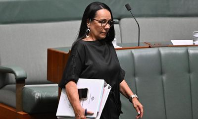 Voice referendum bills still on track for parliament, Labor says, despite impasse in negotiations