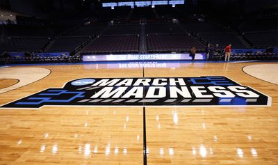 What are the overtime length and rules in college basketball for men’s March Madness?