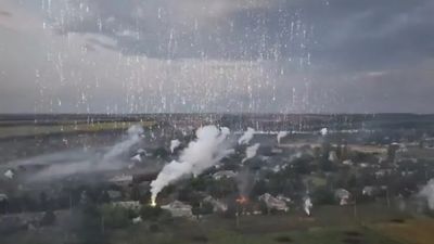 What are incendiary weapons and how are they being deployed in Ukraine?