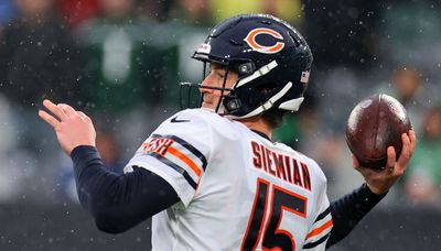 Bears release QB Trevor Siemian
