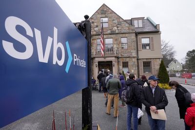 Big US banks benefit from surge in deposits after SVB and Signature Bank collapses