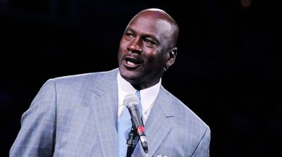 Hornets’ Michael Jordan in Talks to Sell Majority Stake in Team