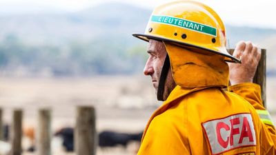 Parts of Victoria brace for extreme fire danger and scorching temperatures as authorities issue total fire ban