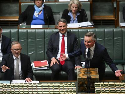 Climate policy push heats up as parliament returns