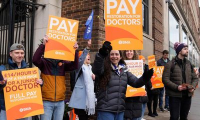 Junior doctors in England on cusp of pay talks with government
