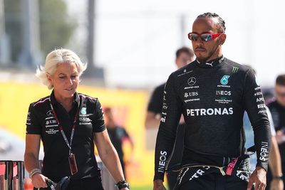 Hamilton splits with long-time trainer Angela Cullen