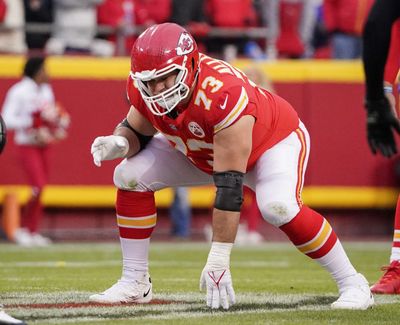 Chiefs re-sign free agent OL Nick Allegretti on one-year deal