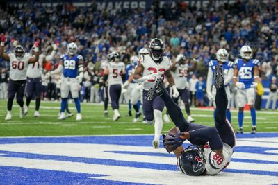 Former Deshaun Watson target and tight end Jordan Akins visiting the Browns