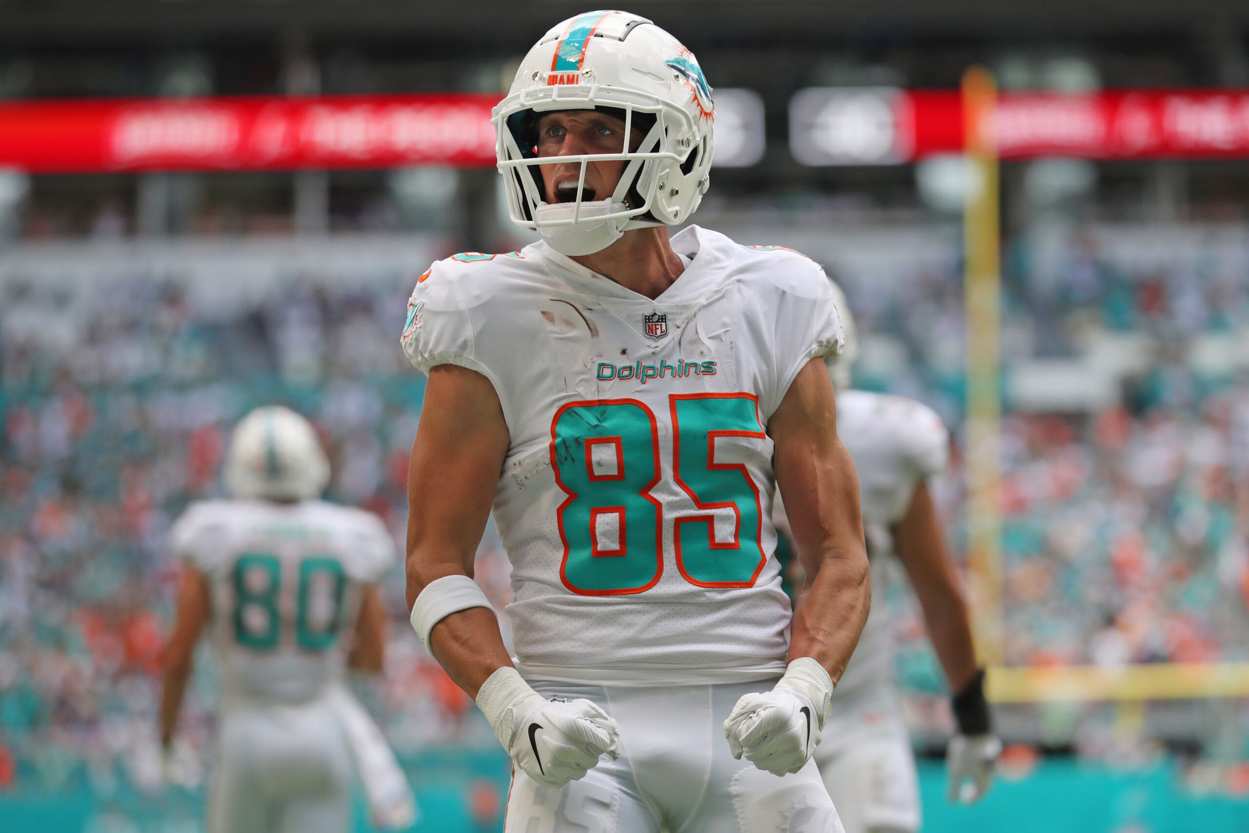 Dolphins re-sign RB Myles Gaskin