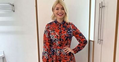 Holly Willoughby stuns in 'beautiful' floral dress as fans rush to buy in sale