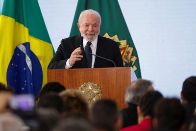 Brazil's Lula to go to China with 240 business representatives, says official