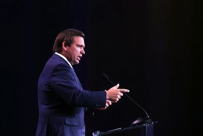 DeSantis targets hotel over drag show