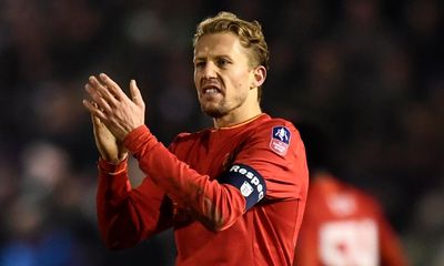 Lucas Leiva retires from football at age of 36 due to heart condition