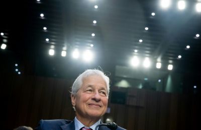 As in 2008, JPMorgan chief plays key role in bank rescue