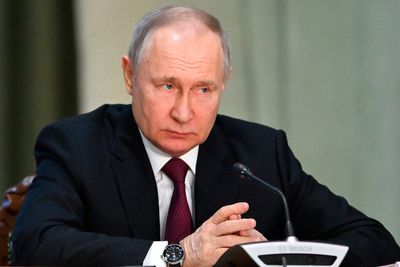 Arrest warrant for Putin for war crimes in Ukraine welcomed in UK and US