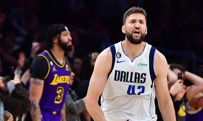 NBA Twitter reacts to Lakers’ last-second loss to Mavericks