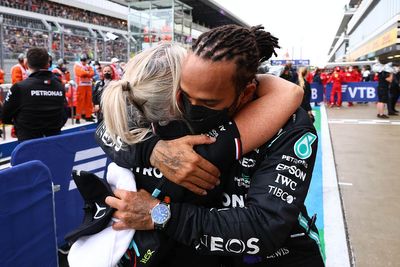 Mercedes explains reason for Hamilton's split with F1 trainer Cullen