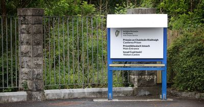 Prisoner jailed after telling prison officer he would 'cut chunks out of her cheeks'