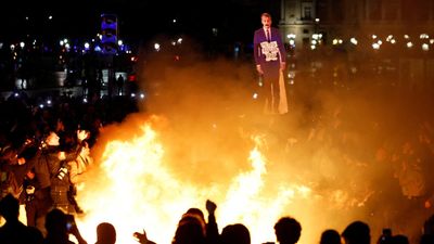 France bans anti-government protests near parliament amid growing unrest