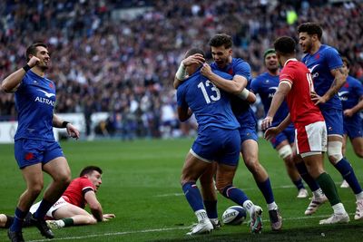 Predictable end for Wales as Six Nations title race taken to the wire