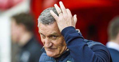Tony Mowbray shrugs off penalty controversy as Sunderland draw against Luton and praises fans