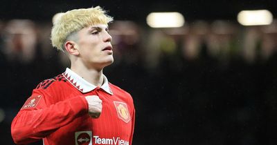 Man Utd's Alejandro Garnacho told to "be humble" amid fury over social media dig