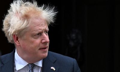Boris Johnson makes last-ditch bid to discredit Partygate inquiry