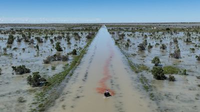 Remote NT communities face ongoing struggle with food supply due to flooding-induced isolation