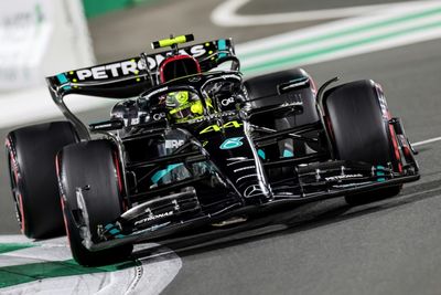 Struggling Hamilton says he feels no connection with his car