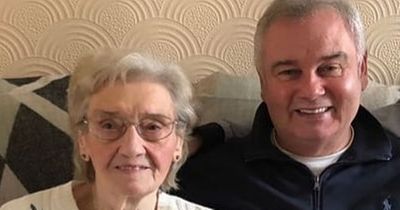 Eamonn Holmes shares emotional tribute to his mum ahead of first Mother's Day without her