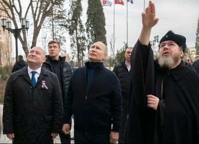 Putin visits Mariupol in first trip to fallen city