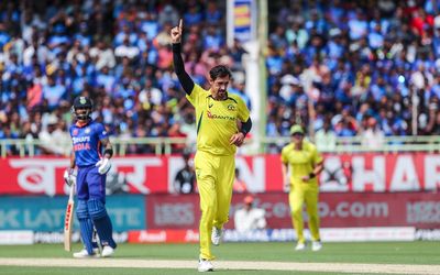Mitchell Starc, Mitchell Marsh humble India in 37-over masterclass