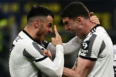 Kostic fires Juve past Inter as ruthless Napoli continue title march