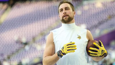 Panthers fans react to signing of Adam Thielen