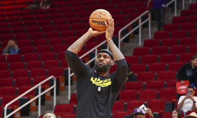 Darvin Ham: Lakers expect LeBron James back at some point this season