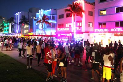 Miami Beach sets curfew to control spring break crowds after 2 shootings