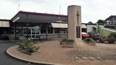 Former Bacchus Marsh hospital director Lee Gruner banned from practising for 10 years