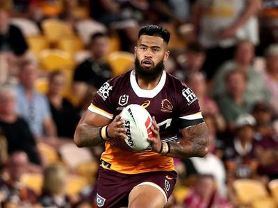 Haas credits Bennett with keeping him at Broncos