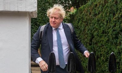 Commons privileges committee suggests it won’t publish Boris Johnson Partygate defence dossier today – as it happened
