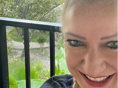 Woman sets record for visiting the highest number of countries in a wheelchair in one year