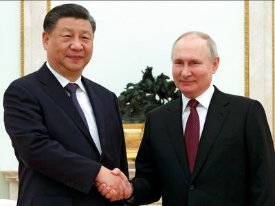 Ukraine-Russia news – live: Xi meets ‘dear friend’ Putin, who ‘will certainly discuss’ peace plan