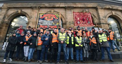 Striking Network Rail workers vote to accept pay offer