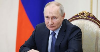 Vladimir Putin welcomes China plan to settle Ukraine 'crisis'