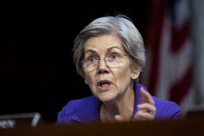 Elizabeth Warren says Jerome Powell has 'failed' at both of his jobs and shouldn't be Fed chair