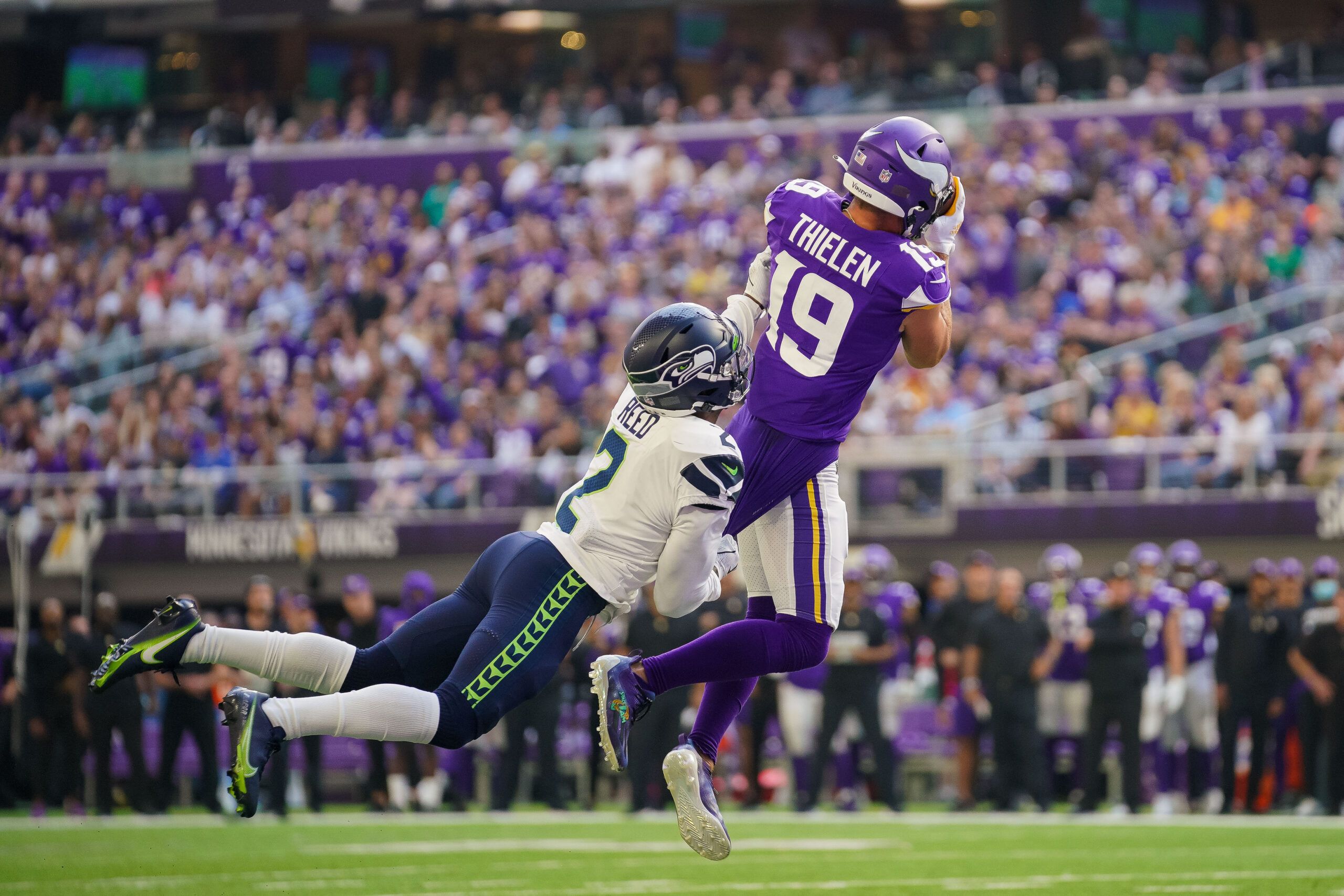 Adam Thielen agrees to reported 3-year deal with Panthers