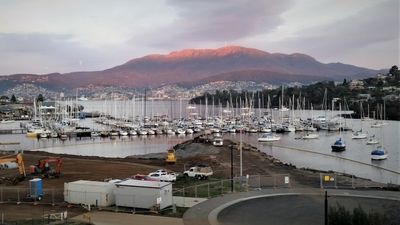Kangaroo Bay waterfront land for hotel to be bought back by Clarence Council from developer Chambroad
