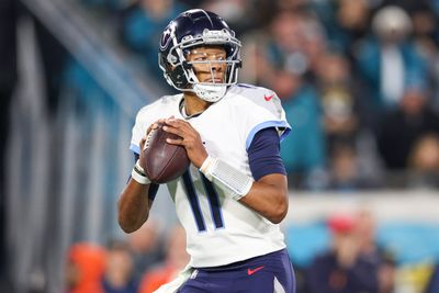 Browns, former Titans QB Josh Dobbs agree to one-year deal