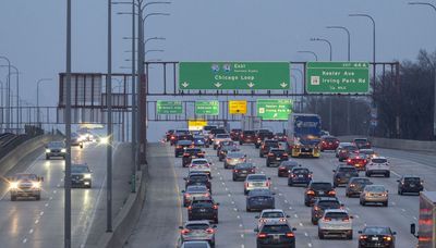 First barricades go up on Kennedy Expressway as 3-year reconstruction begins