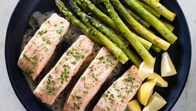 Menu planner: Your guests will love salmon with asparagus and chive butter sauce