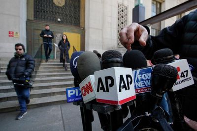 Trump supporters ‘plan run on banks’ to protest his arrest